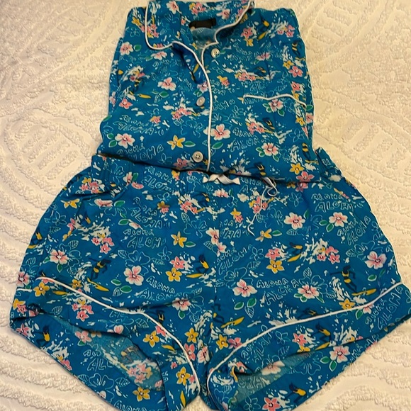 J. Crew Other - JCrew pajamas long sleeve top and shorts in aloha print size small